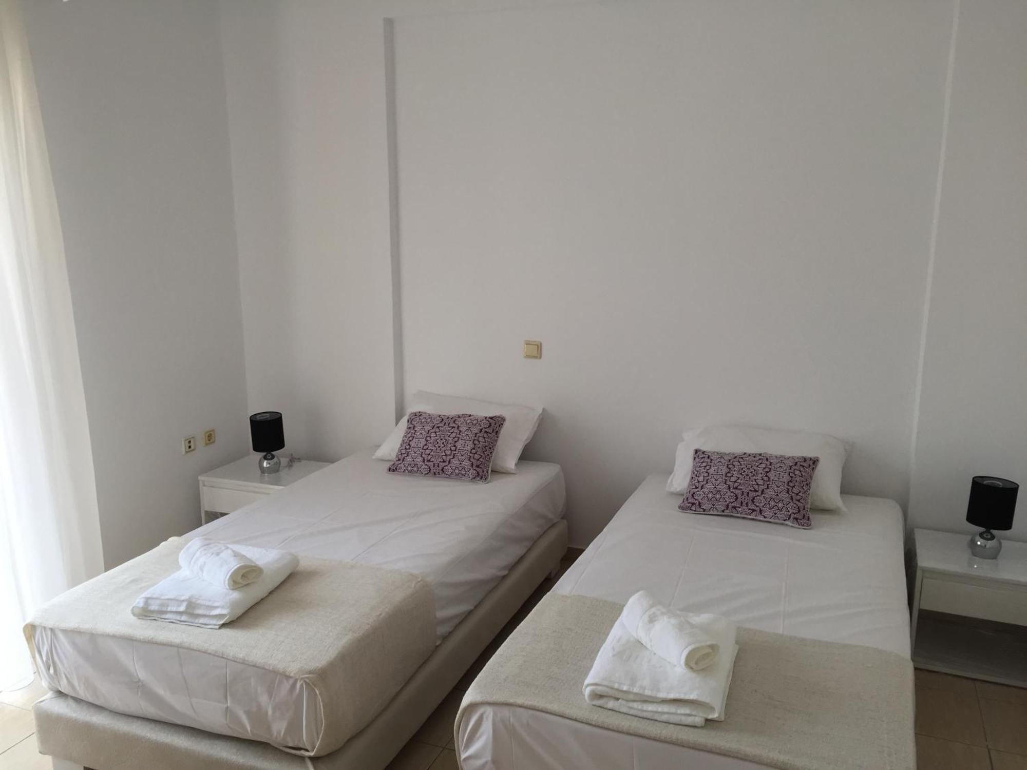Sea And Sky Apartments Sarandë Habitación foto